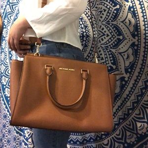 Micheal Kors Selma Saffiano Satchel